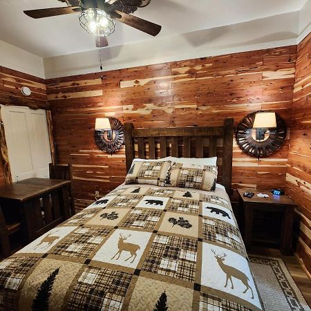 Log Cabin Inn 유레카 스프링스 외부 사진