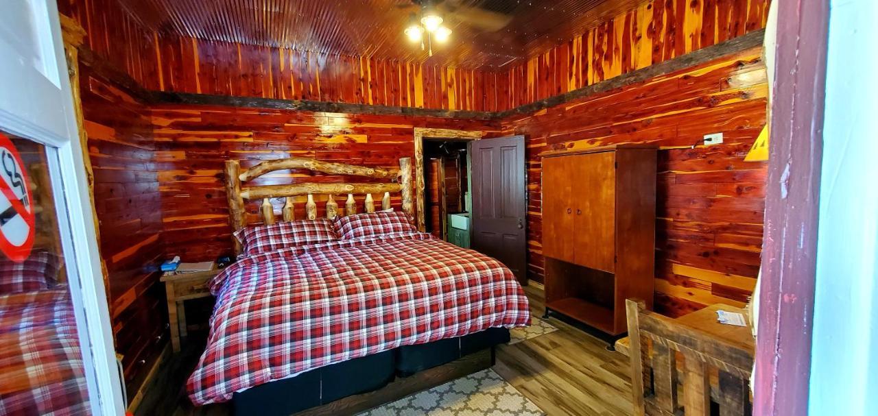 Log Cabin Inn 유레카 스프링스 외부 사진