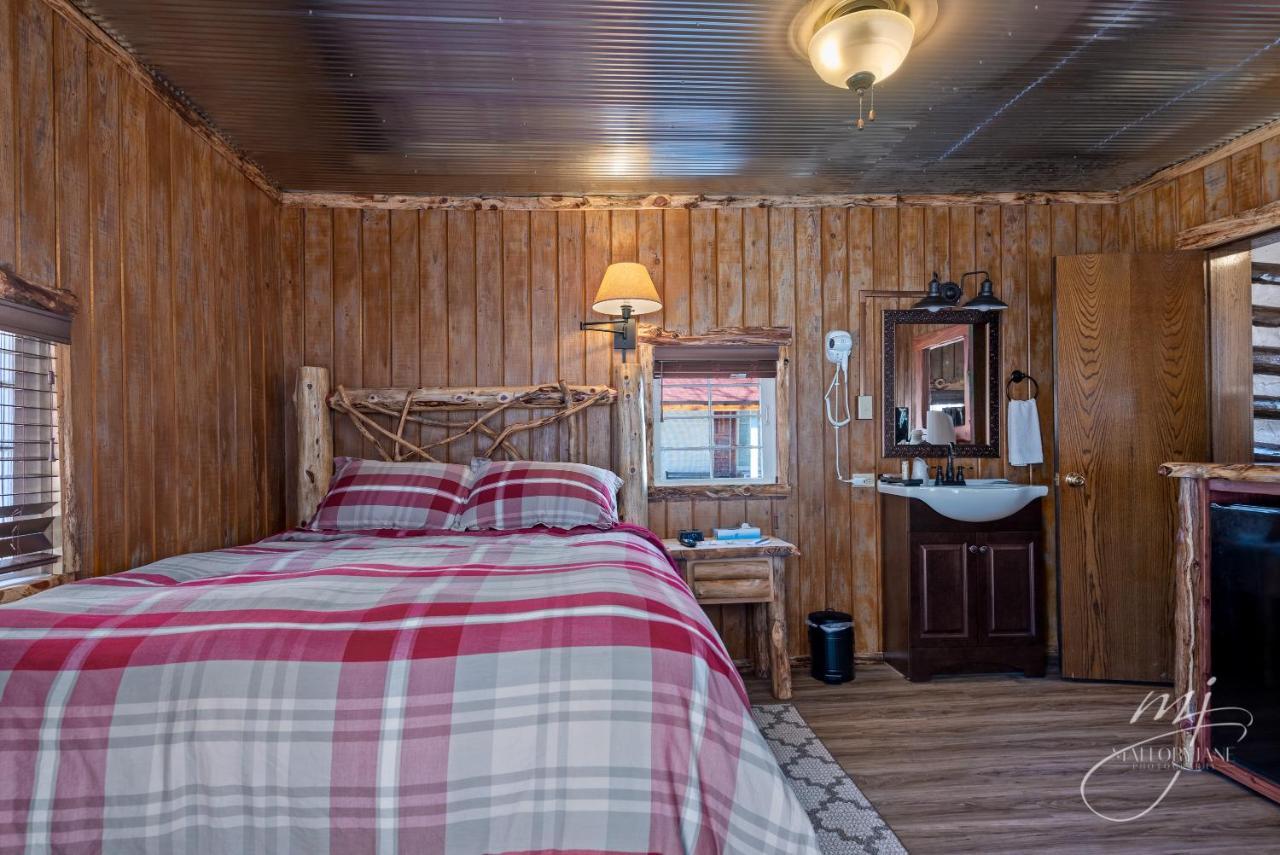 Log Cabin Inn 유레카 스프링스 외부 사진