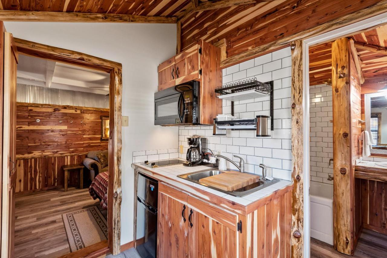 Log Cabin Inn 유레카 스프링스 외부 사진
