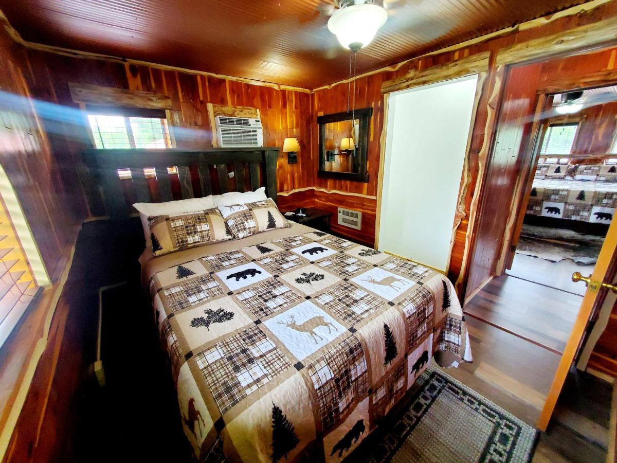 Log Cabin Inn 유레카 스프링스 외부 사진